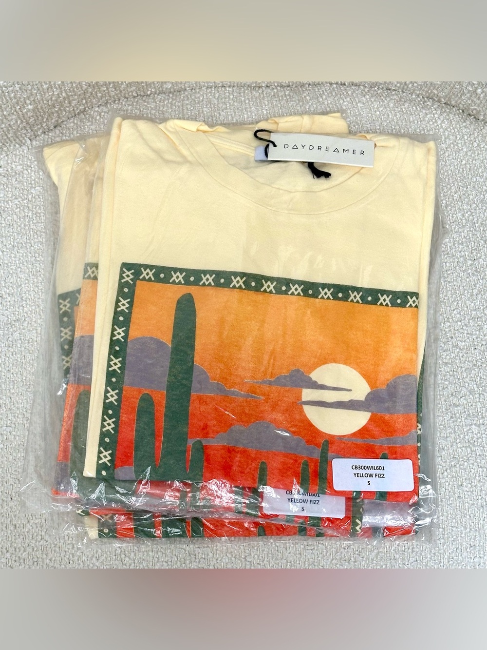 Daydreamer Willie Nelson Austin Texas Tee in Yellow Fizz - Picture 7 of 7